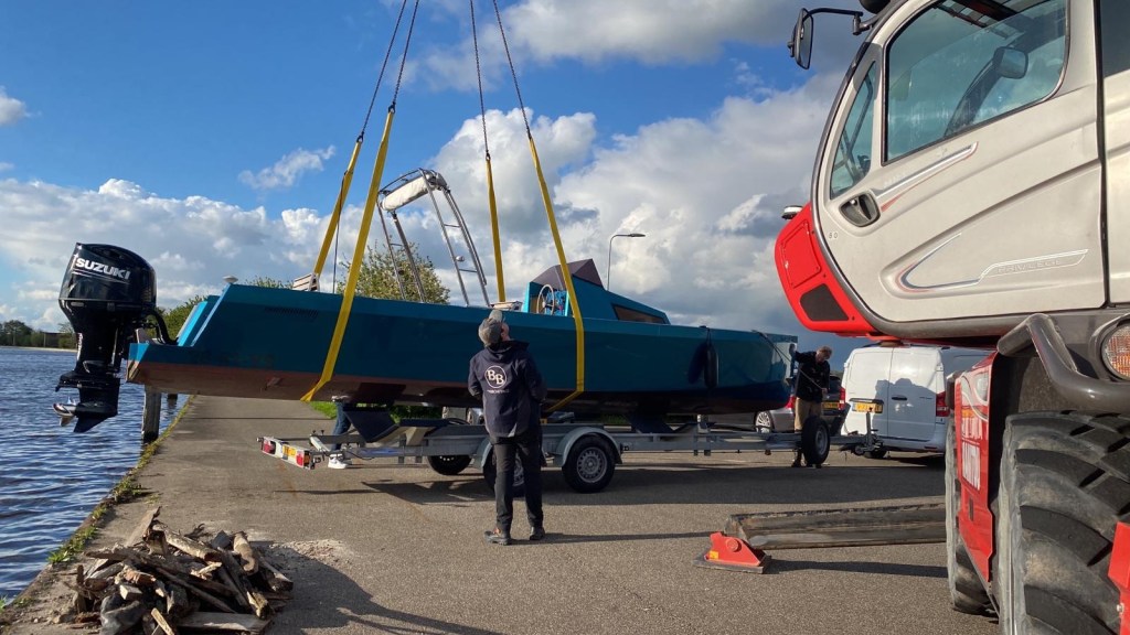 Aluminium boot laten op knappen